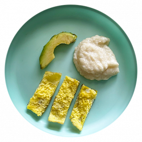 Omelette with apple ricotta and avocado