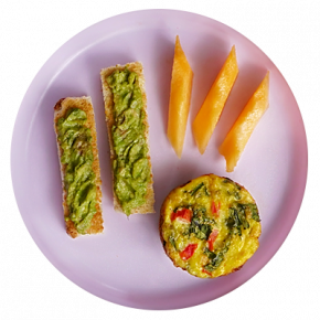 Muffin de tomate, espinacas, mozzarella y huevo para bebe