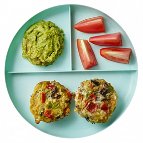 Muffin de ajo, champiñones, chile morrón, y huevo para bebe